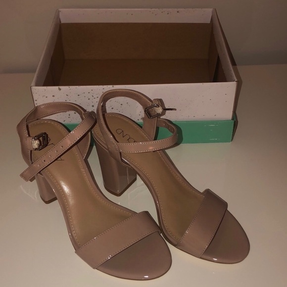 abound block heel sandal